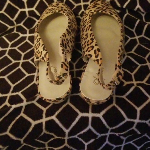 Shoes - Picture 2 of 3